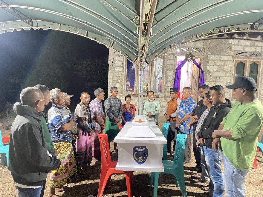 Perdana: Program Tulus Menyentuh Warga Letmafo, Kepala Desa Letmafo menyampaikan Terima Kasih Atas Bantuan Sosial Bagi Keluarga Berduka di Benkoko.